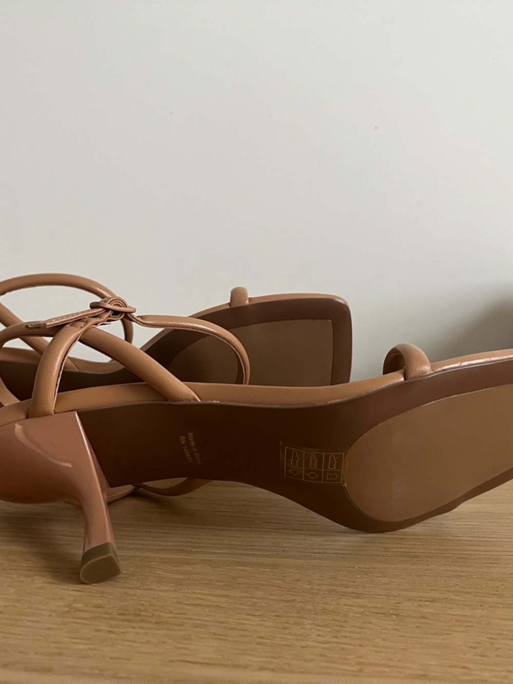 NWT Bibi Lou Anthropologie Tan Strappy Kitten-Heel Sandals - Picture 3 of 4
